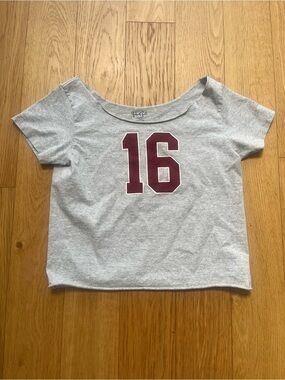 Brandy Melville Grey Silver Robyn 16 Off-The-Shoulder T-Shirt